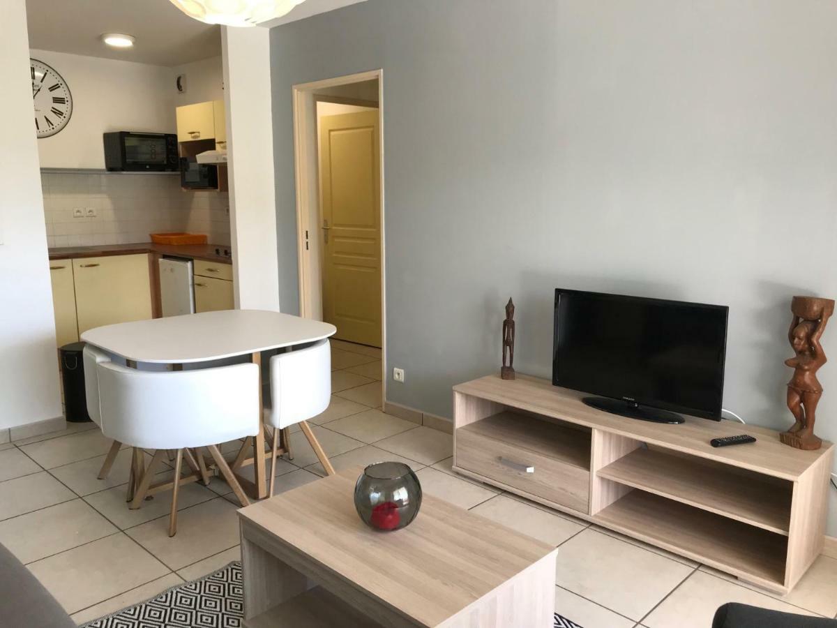 Meuble Homard Avec Jacuzzi Et Vue Mer سان جيل لي بان المظهر الخارجي الصورة